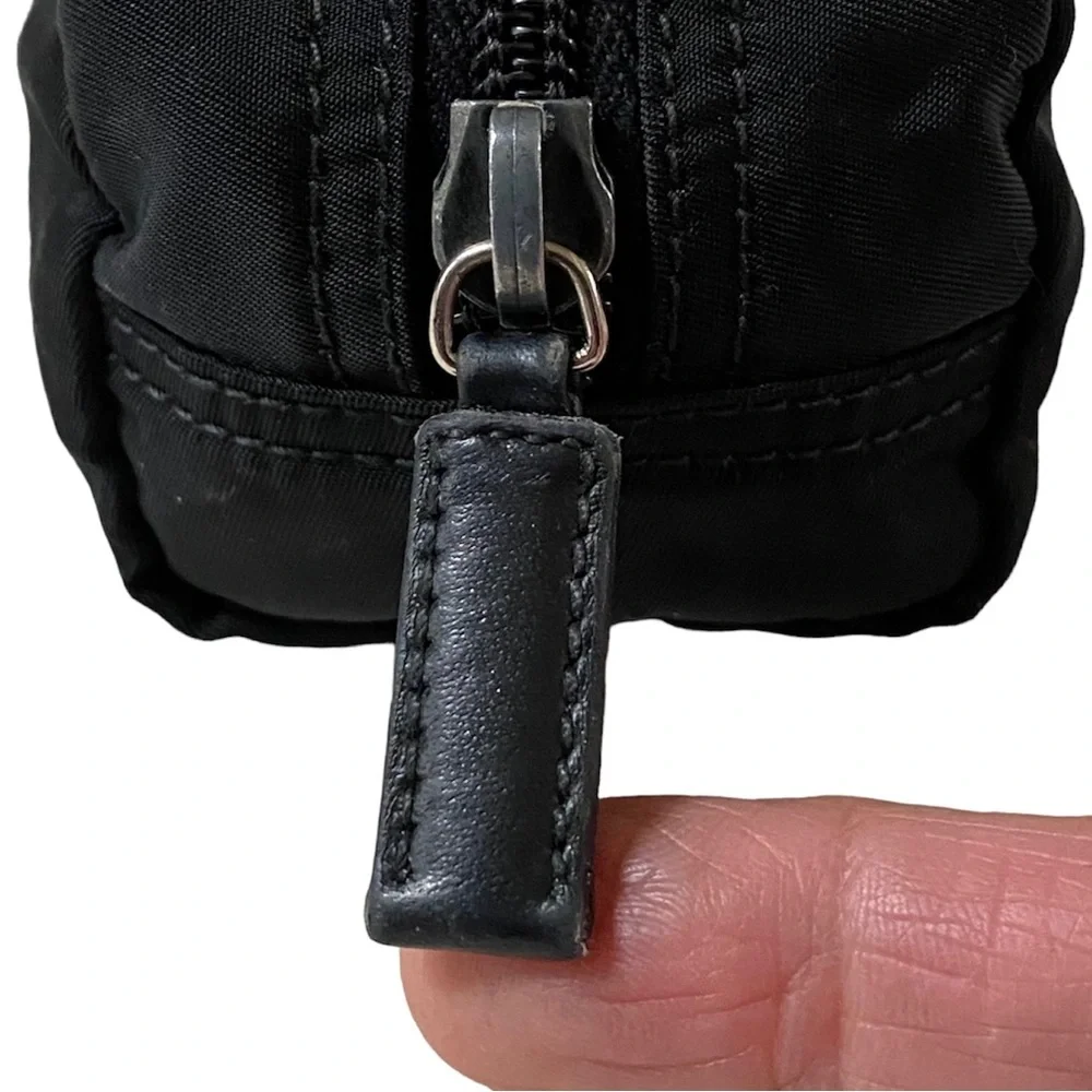 AUTHENTIC VINTAGE PRADA VELA TESSUTO NYLON SMALL ZIP COSMETIC BAG/POUCH, BLACK - Picture 9 of 16